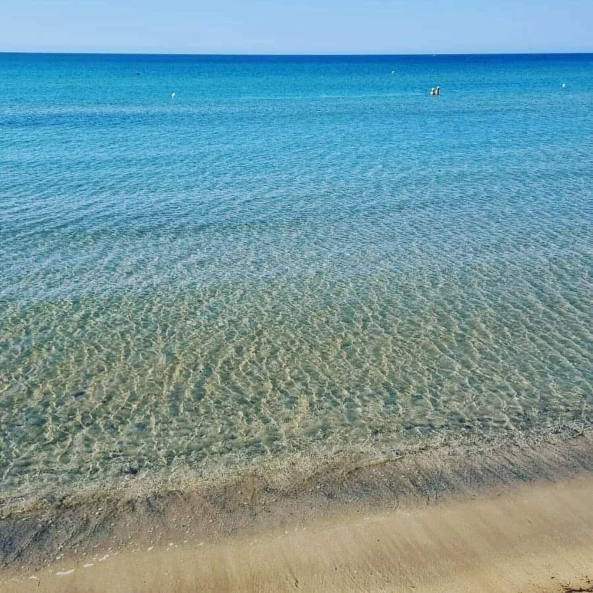 Una spiaggia nelle vicinanze