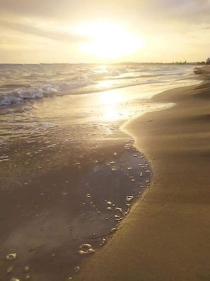 Beach nearby - Apartment 'Raggio Di Sole In Oasi Del Mare' with Sea View, Wi-Fi and Air Conditioning (Granelli)