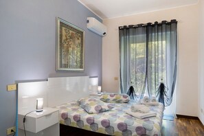 4 chambres, fer et planche à repasser, Wi-Fi gratuit, draps fournis
