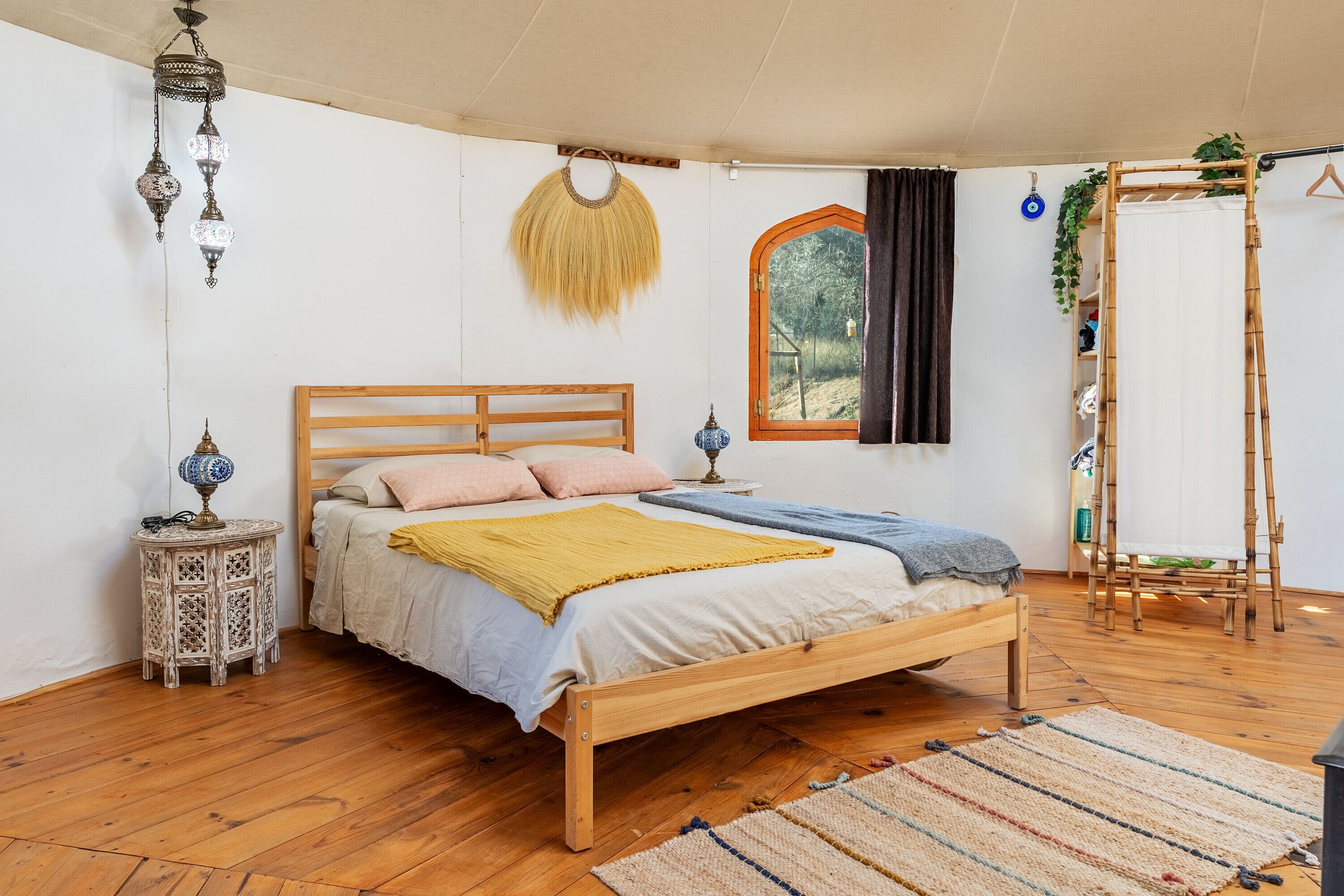 1 多间卧室、床单