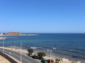 Una spiaggia nelle vicinanze