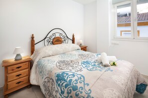 3 chambres, fer et planche à repasser, Wi-Fi gratuit, draps fournis