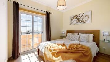 4 slaapkamers, een strijkplank/strijkijzer, gratis wifi, beddengoed