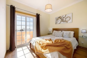 4 Schlafzimmer, Bügeleisen/Bügelbrett, kostenloses WLAN, Bettwäsche