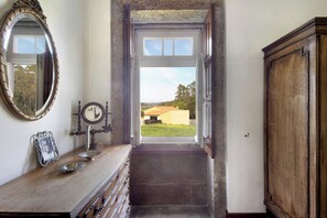 Interior - Holiday Home 'Casa De Barqueiros' with Private Pool, Private Terrace and Wi-Fi (Barqueiros)