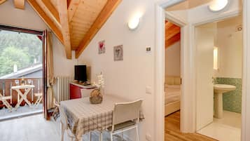 1 Schlafzimmer, Bügeleisen/Bügelbrett, kostenloses WLAN, Bettwäsche