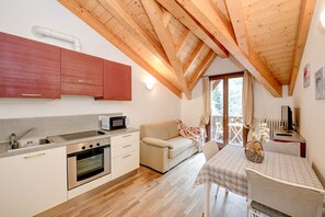 Interior - Apartment 'Rosa delle Dolomiti Bilocale3' with Mountain View & Shared Sauna (Carisolo)