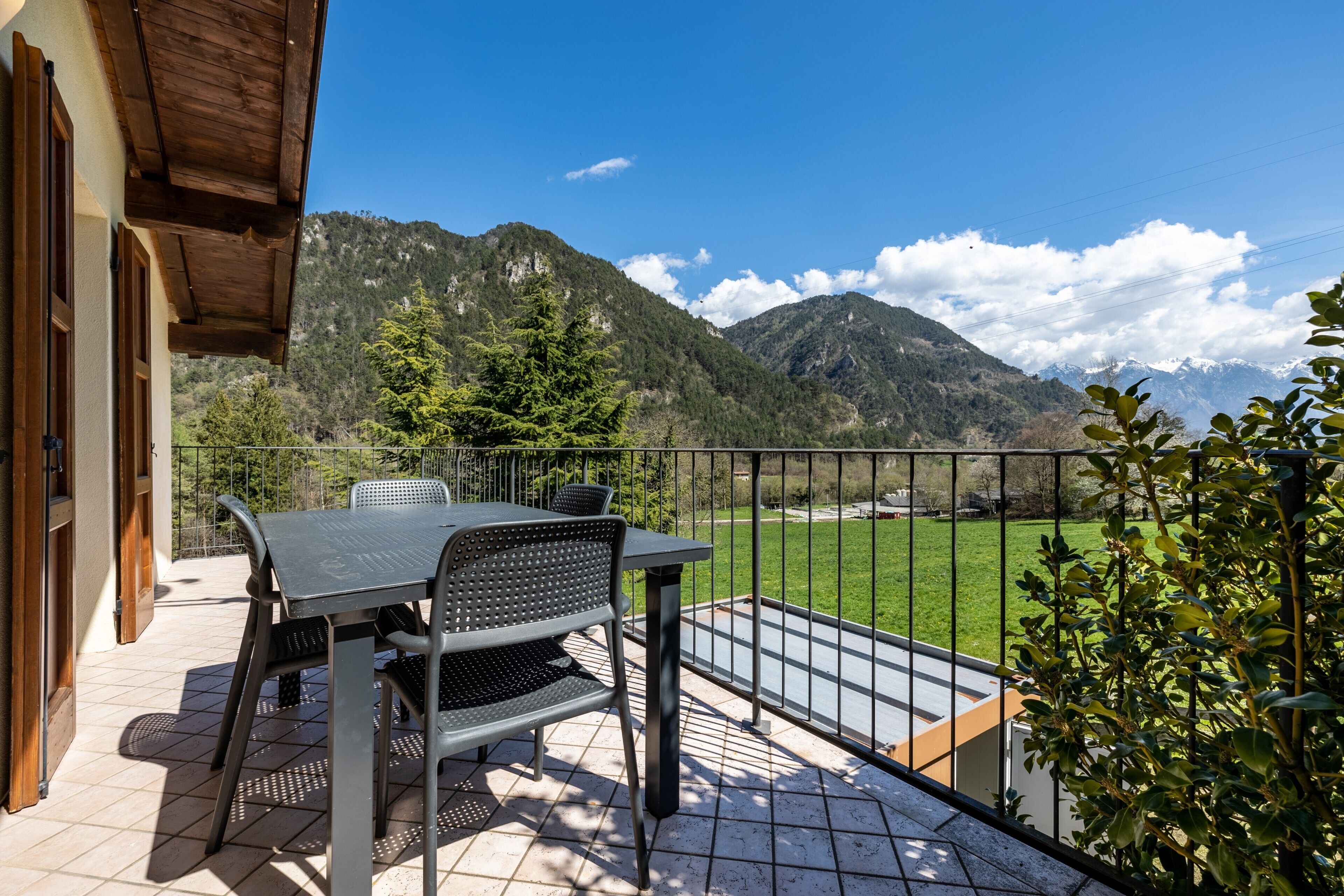 屋外ダイニングエリア