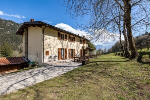 Exterior - Farmhouse 'Agriturismo Val D' Egoi App 2' with Mountain View, Shared Garden and Wi-Fi (Tremosine)