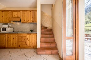 Interior - Farmhouse 'Agriturismo Val D' Egoi App 2' with Mountain View, Shared Garden and Wi-Fi (Tremosine)