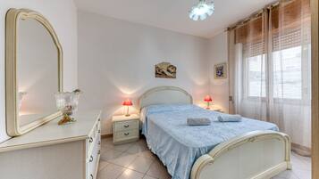 3 Schlafzimmer, BĂŒgeleisen/BĂŒgelbrett, BettwĂ€sche