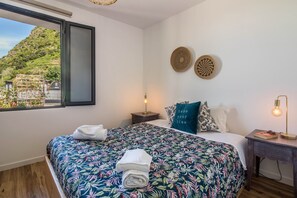 2 bedrooms, iron/ironing board, free WiFi, bed sheets - Holiday Apartment 'Palmeira House - Fernandes Cottage' with Shared Pool and Wi-Fi (Ponta Delgada)