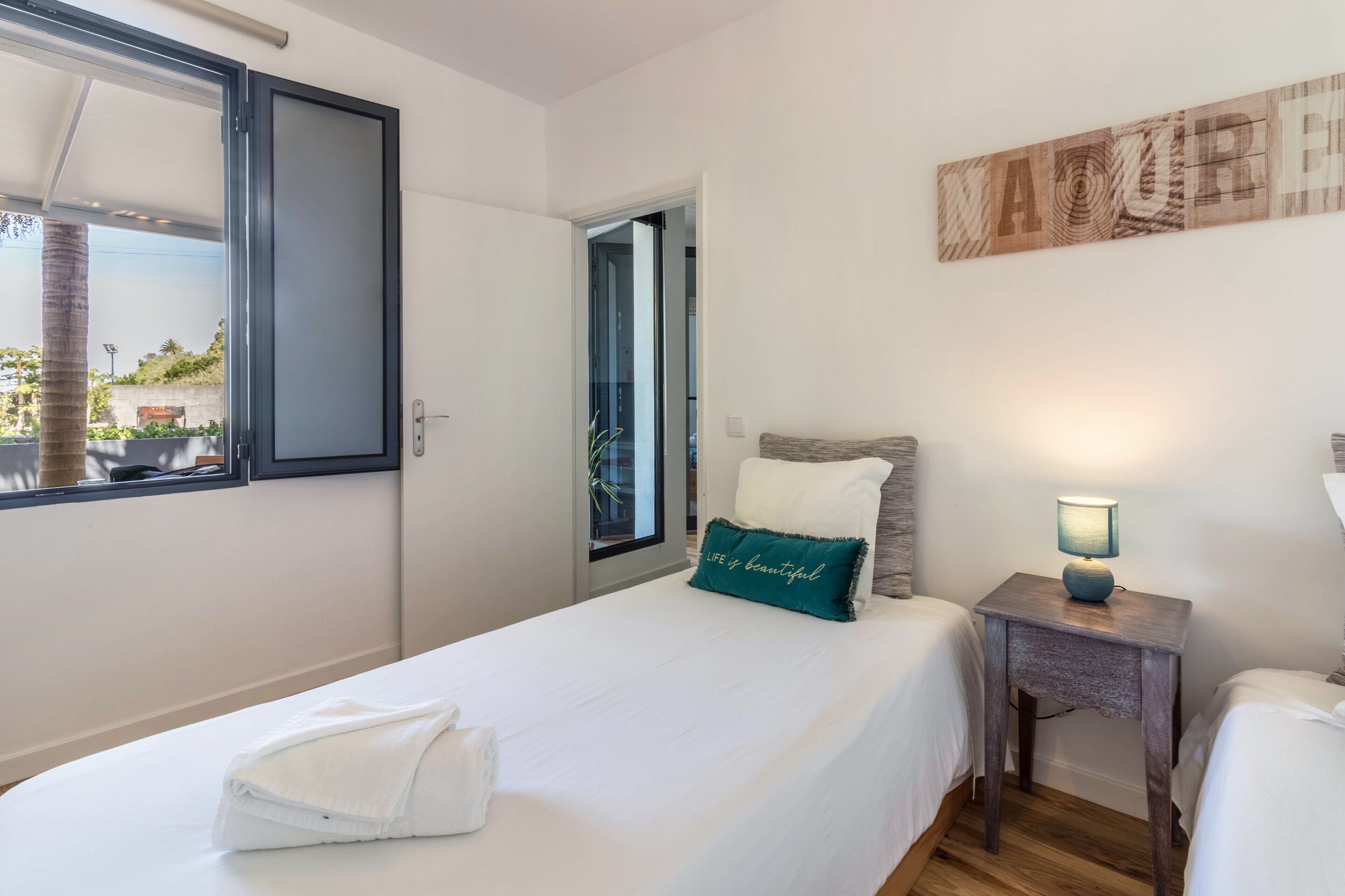 2 chambres, fer et planche à repasser, Wi-Fi gratuit, draps fournis