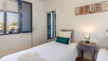 2 chambres, fer et planche à repasser, Wi-Fi gratuit, draps fournis