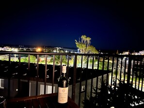 Property grounds - Port View Luxury Apartment - Central with great views (Port Macquarie)