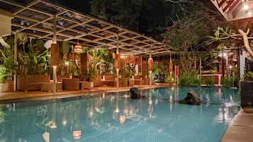 Kolam renang outdoor