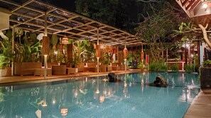 Outdoor pool - PAKU MAS YOGYAKARTA (Depok)