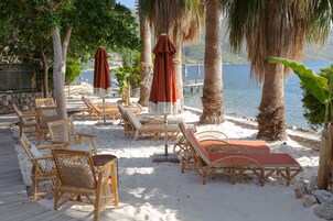 Playa privada en los alrededores, sillas reclinables de playa