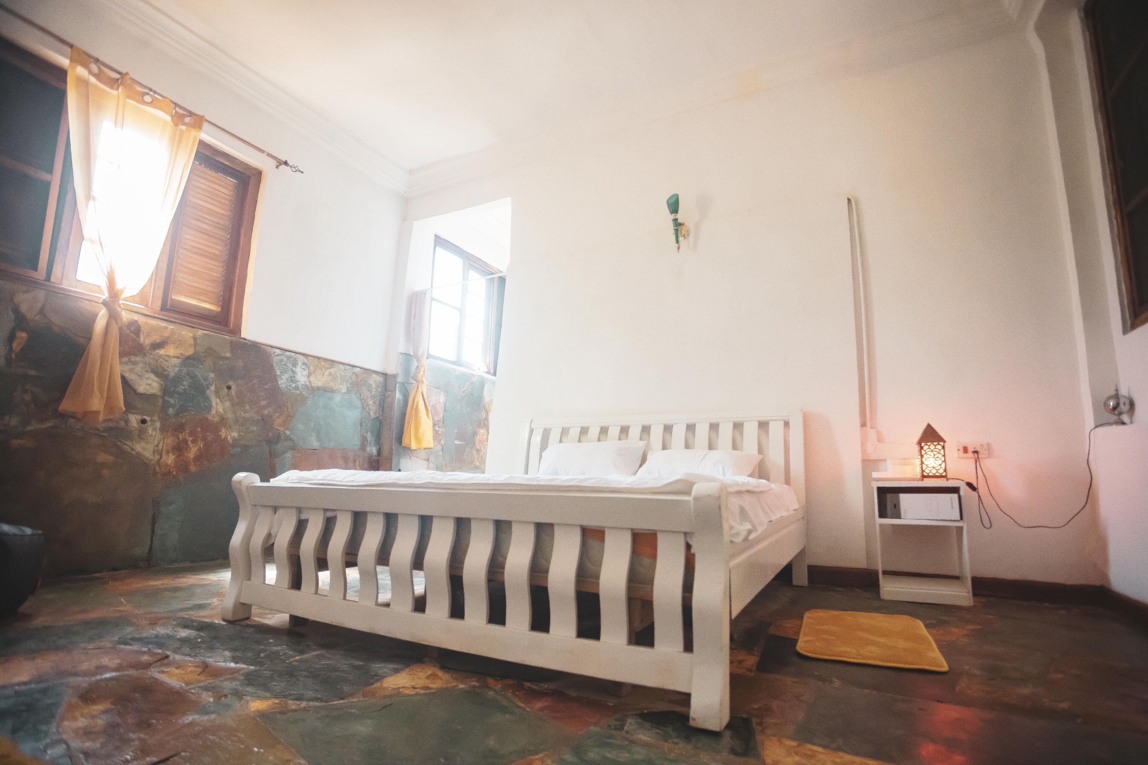 1 bedroom, bed sheets