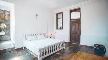 1 bedroom, bed sheets