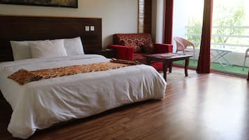 Deluxe Double Room | Iron/ironing board, free WiFi, bed sheets