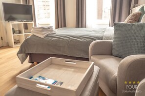 1 bedroom, WiFi, bed sheets - Studio within walking distance of the beach (Den Haag)