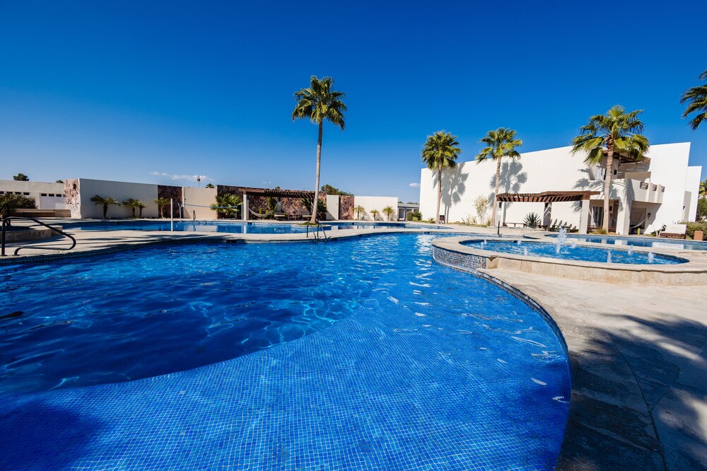 Caracoles A 106 2 Bed 2 Bath By FMI Rentals