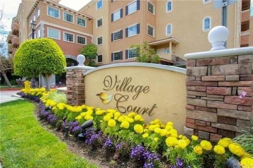 Luxury 2 Bdrm Condo in 55+ Secure Quiet Bldg