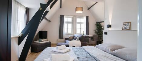 1 bedroom, WiFi, bed sheets