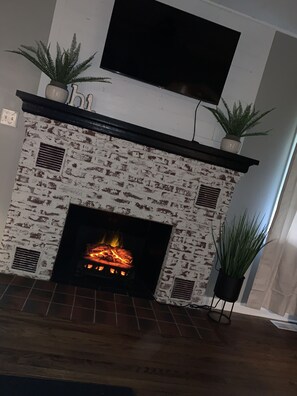 Interior - Enjoy a small town stay at The Brick Cottage in Owensville! (Owensville)