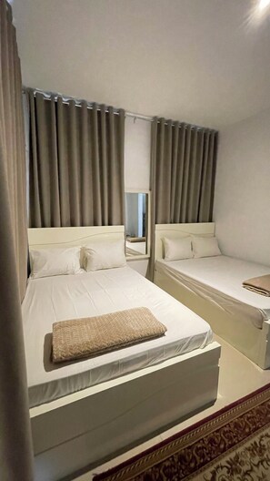 3 bedrooms, iron/ironing board, free WiFi, bed sheets