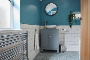 Cottage | Bathroom | Shower - 13 Oxford Street (Exeter)