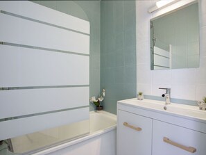 Bathroom - Le Hameau du Rivage by Interhome (Saint Cyprien)