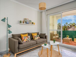 TV - Lorcrisur Mountain view by Interhome (Marbella)