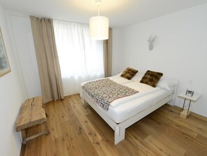 3 bedrooms, Internet