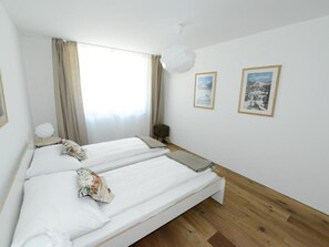 3 bedrooms, Internet