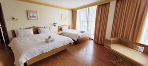Quadruple Room | Free WiFi, bed sheets - Neptuna Kata Hotel (Karon)