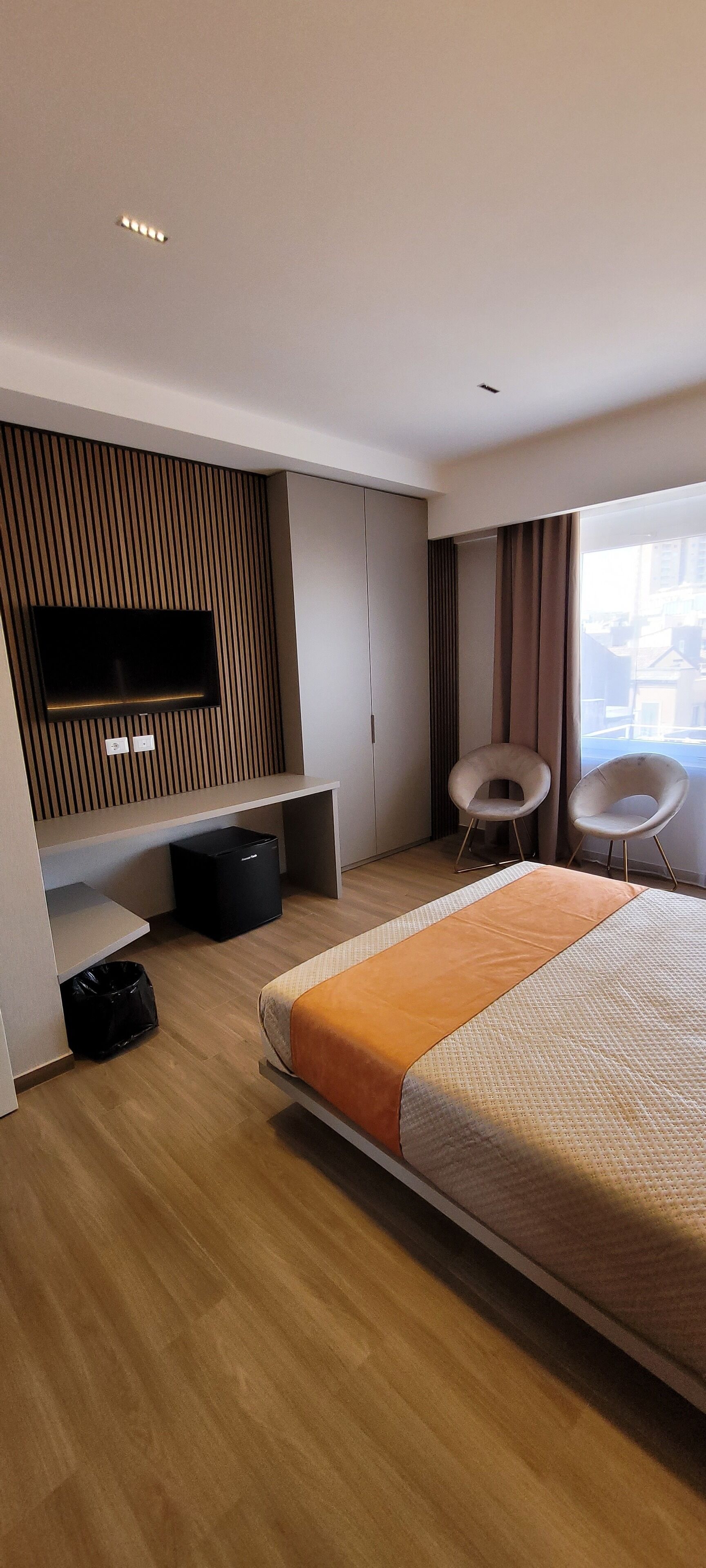 Photo - Th Luxury Central