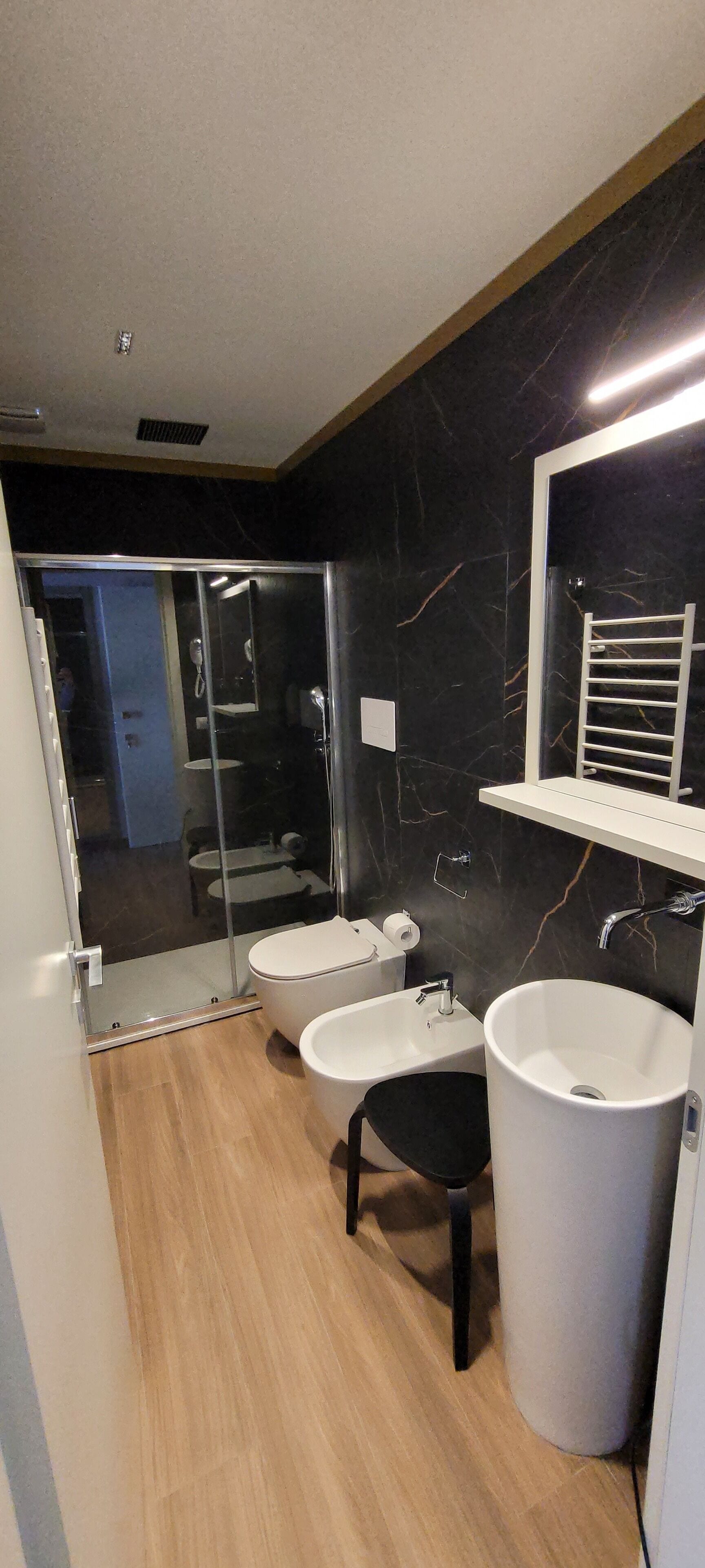 Photo - Th Luxury Central