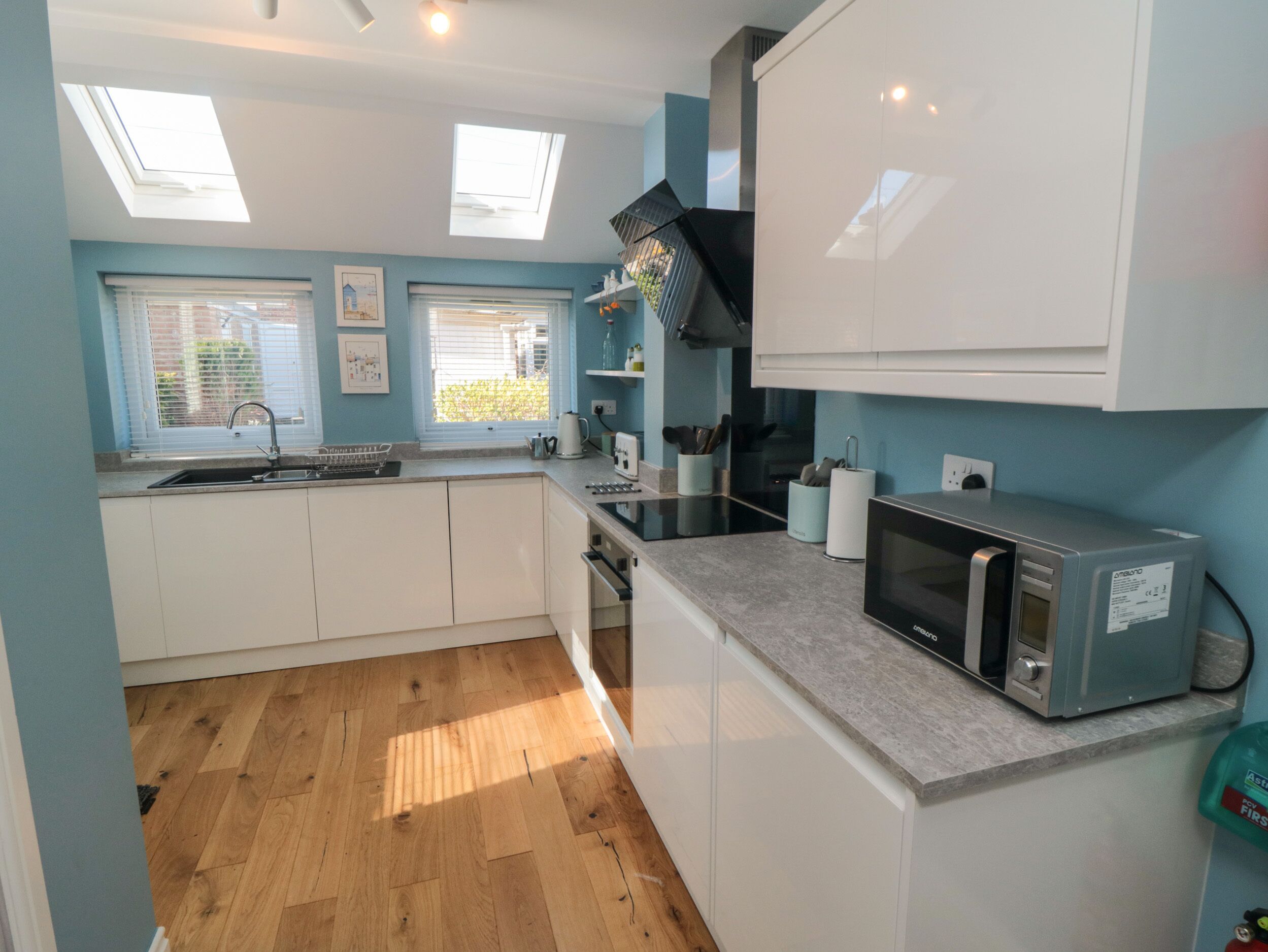 Fridge, dishwasher, electric kettle, toaster