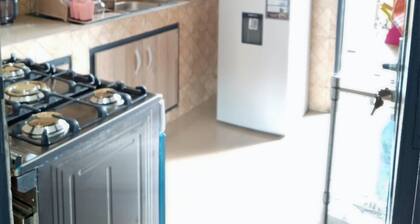 Furnished 2-room apartment for 2 adults Household staff 2 / 7j Provided