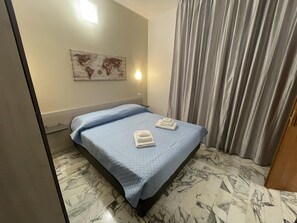 Basic Room, 1 Queen Bed, Ensuite, City View