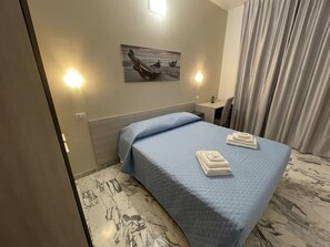 Comfort Room, 1 Double Bed, Ensuite, City View | Egyptian cotton sheets, premium bedding, down duvets, memory-foam beds