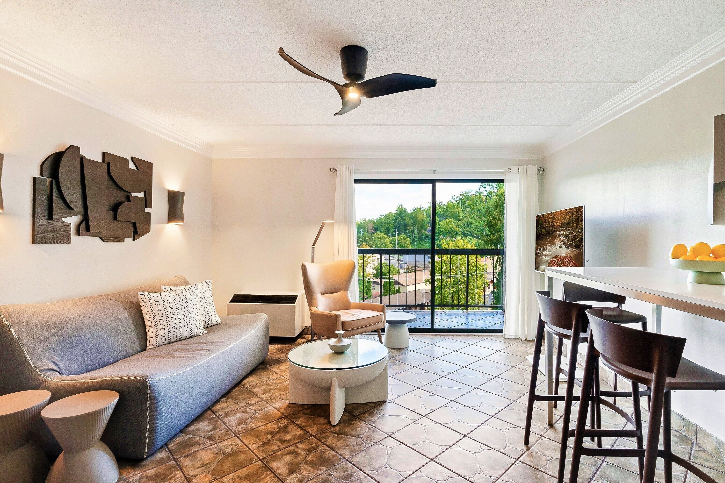 Sleek & Sexy SKY Lodge