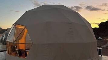 Egyptian cotton sheets, premium bedding, pillow-top beds