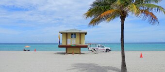 Tropical Breeze 12 Guests-Heated Pool-Golf-Beach