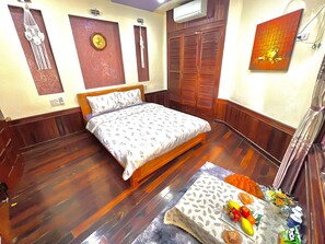 4 bedrooms, WiFi - Canary Homestay - Alive with your style of living in the heart of Hue City Cente (Thành phố Huế)