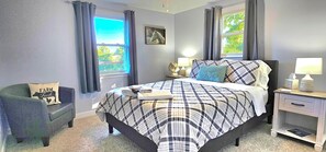 3 makuuhuonetta, työpöytä, ilmainen Wi-Fi, vuodevaatteet