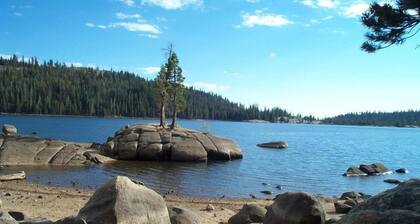 Lay-Z-Bone Lodge~A/C & Summer Pool Access!