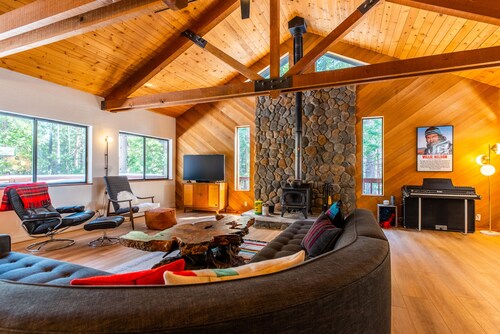 Lay-Z-Bone Lodge~ Central Heat